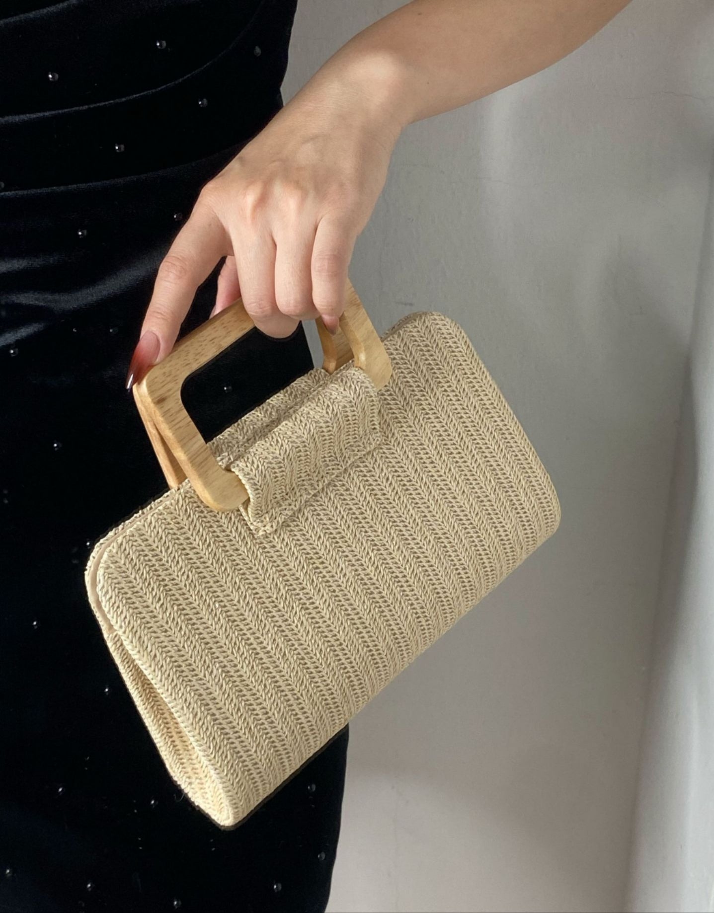 Handmade Crochet Clutch with Wooden Handle – Elegant Cream Purse