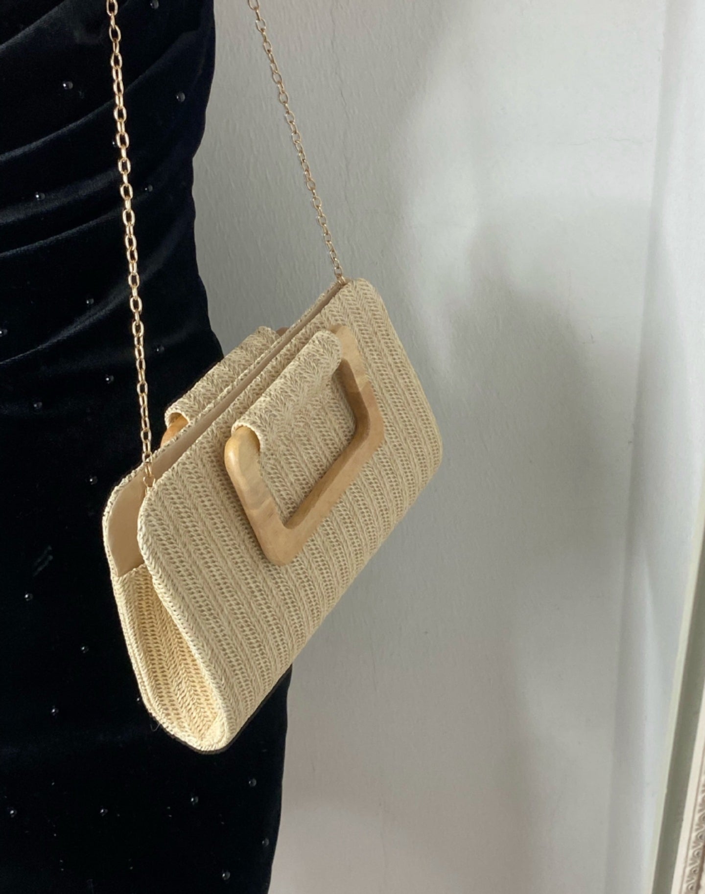 Handmade Crochet Clutch with Wooden Handle – Elegant Cream Purse